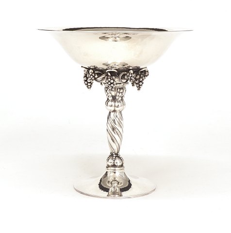 Georg Jensen: Drueopsats i sterlingsølv. #263B. H: 
19cm. D: 18,4cm. V: 600gr