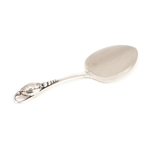 Georg Jensen sterlingsølv Magnolia kagespade #84. 
Periode 1933-44. L: 18,5cm