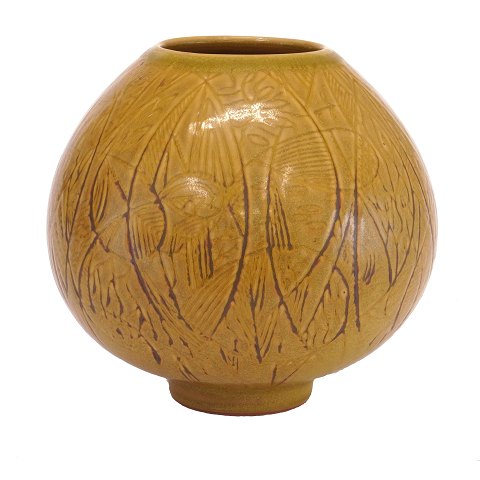 Stoneware vase by Nils Thorsson for Royal 
Copenhagen. H: 18cm